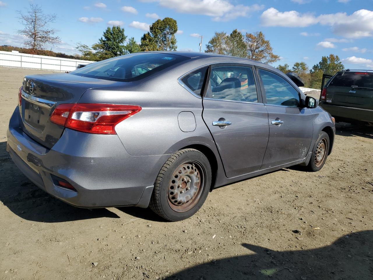 2016 Nissan Sentra S - Фото 3