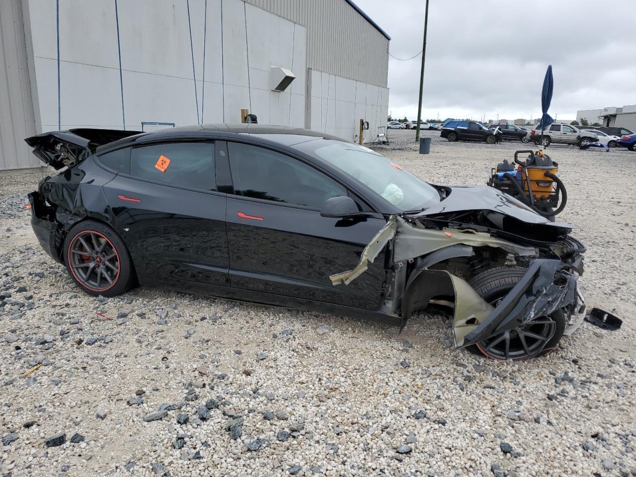 2022 Tesla Model 3 - Фото 4