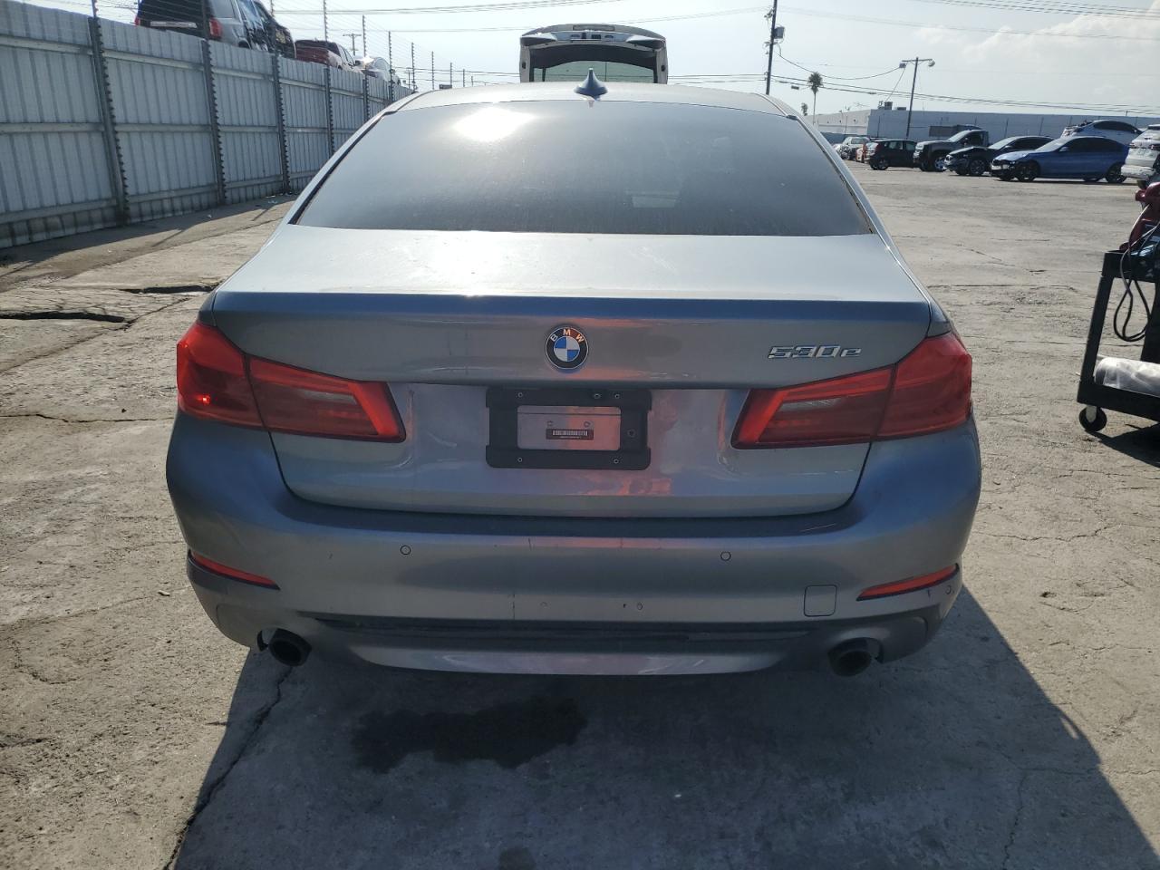 2019 BMW 530E - Image 6
