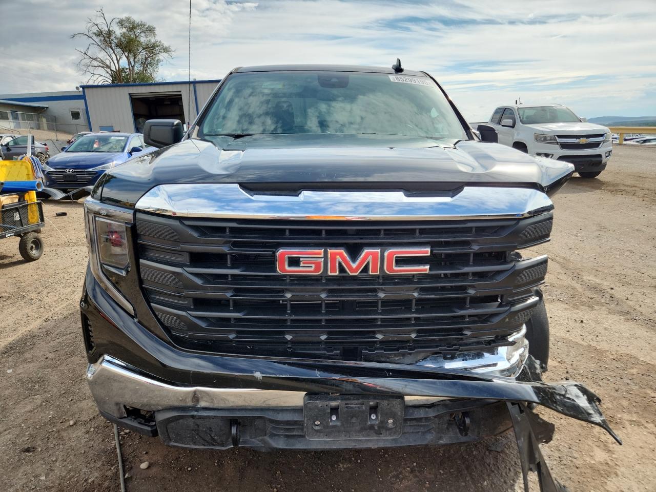 2025 GMC Sierra K1500 - Image 5