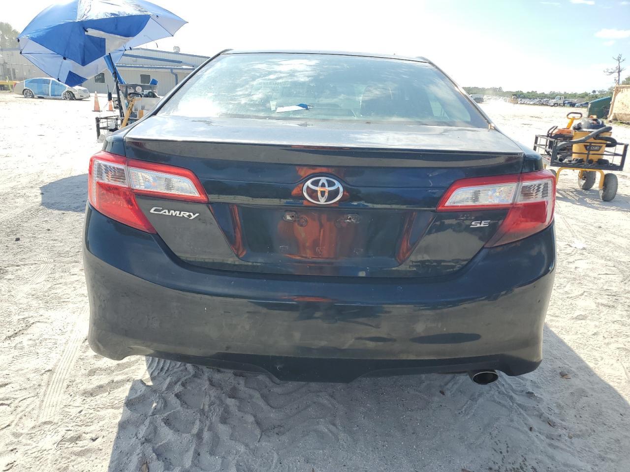 2014 Toyota Camry L - Фото 6