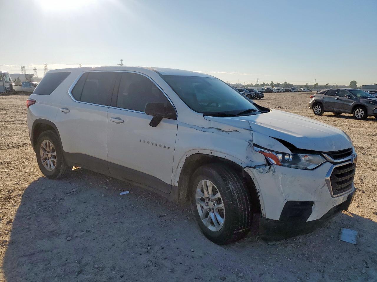 2021 Chevrolet Traverse Ls - Image 4