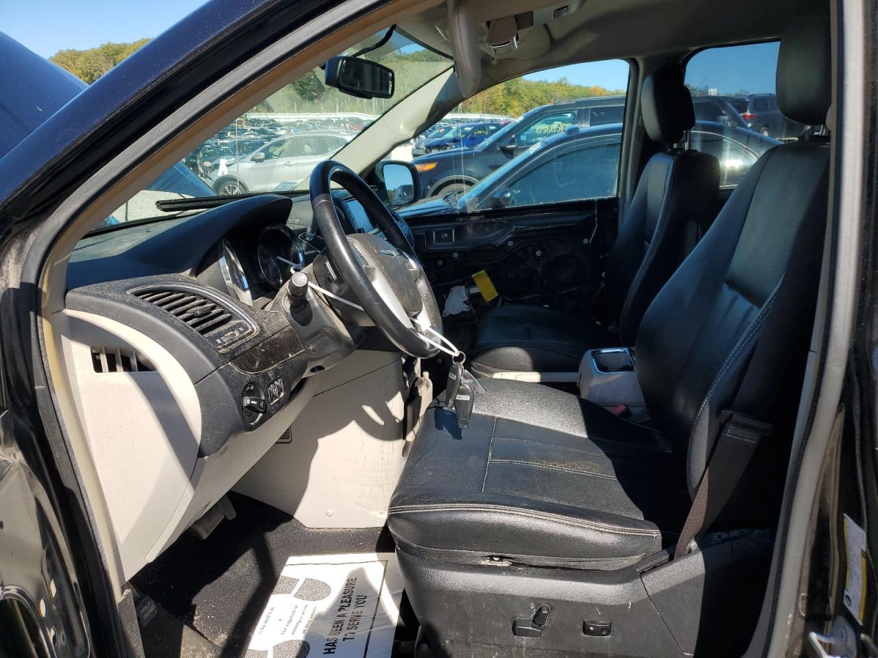 2016 Chrysler Town & Country Touring - Фото 7