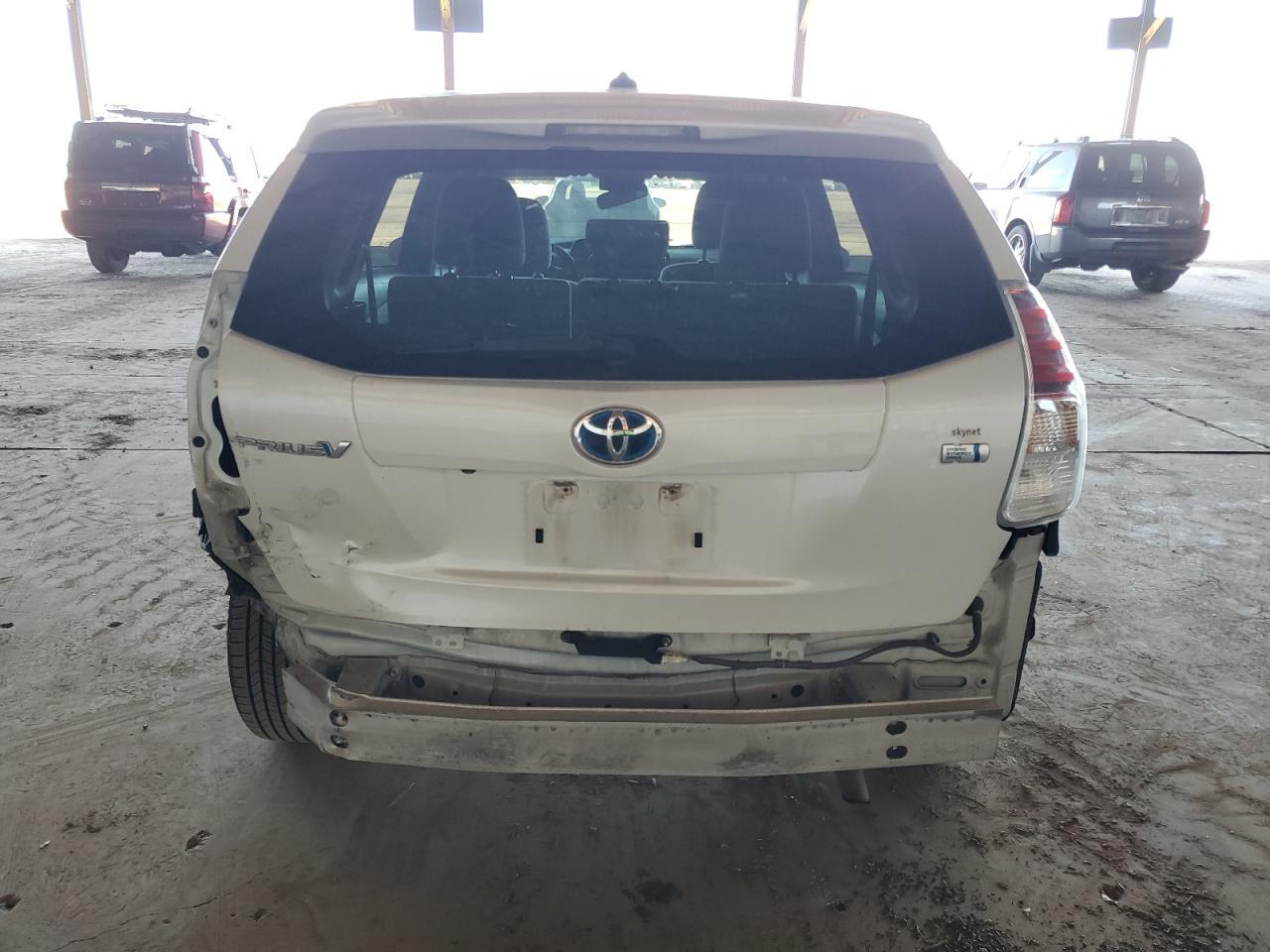 2017 Toyota Prius V - Image 6