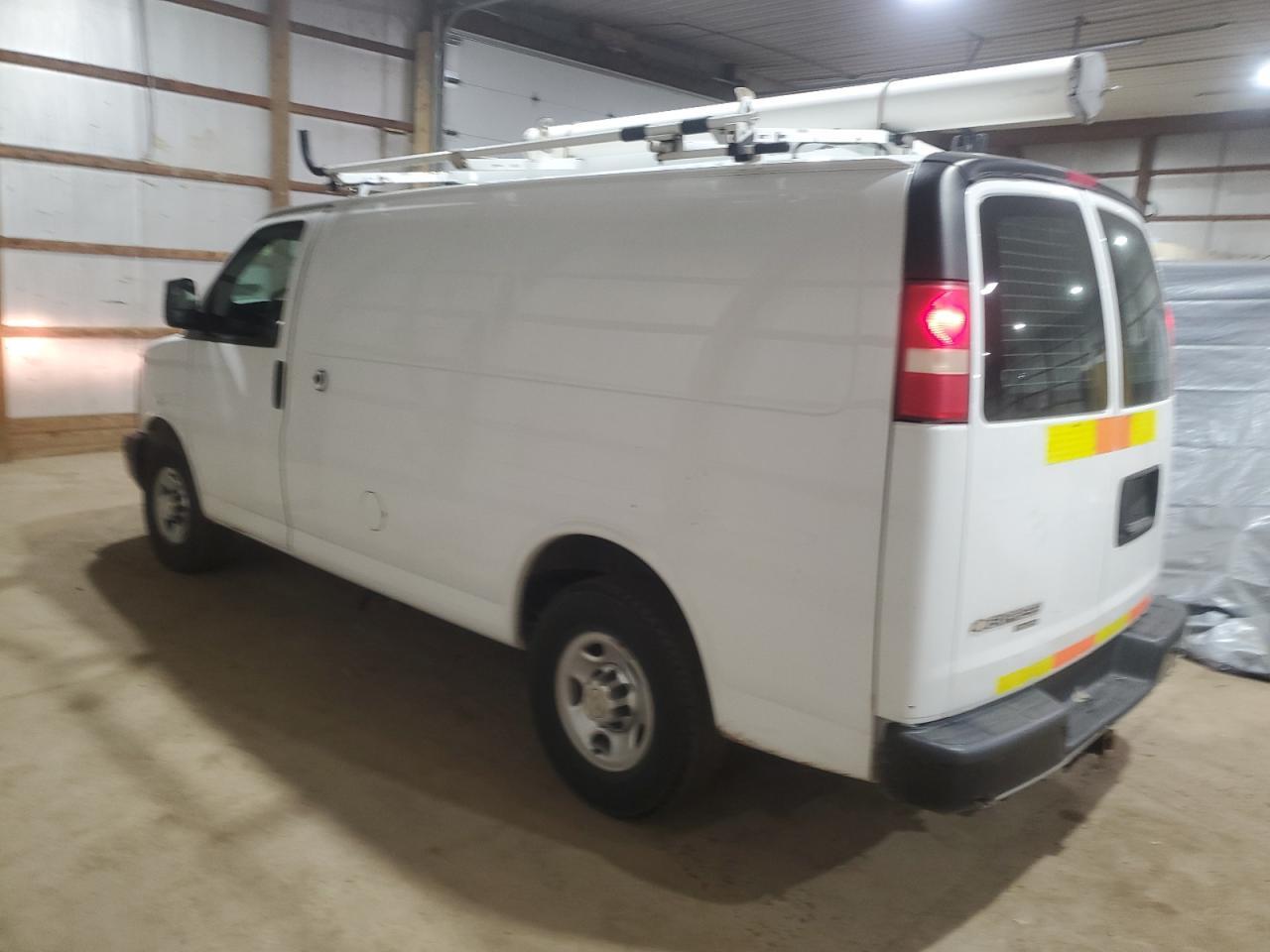 2013 Chevrolet Express G2500 - Фото 2