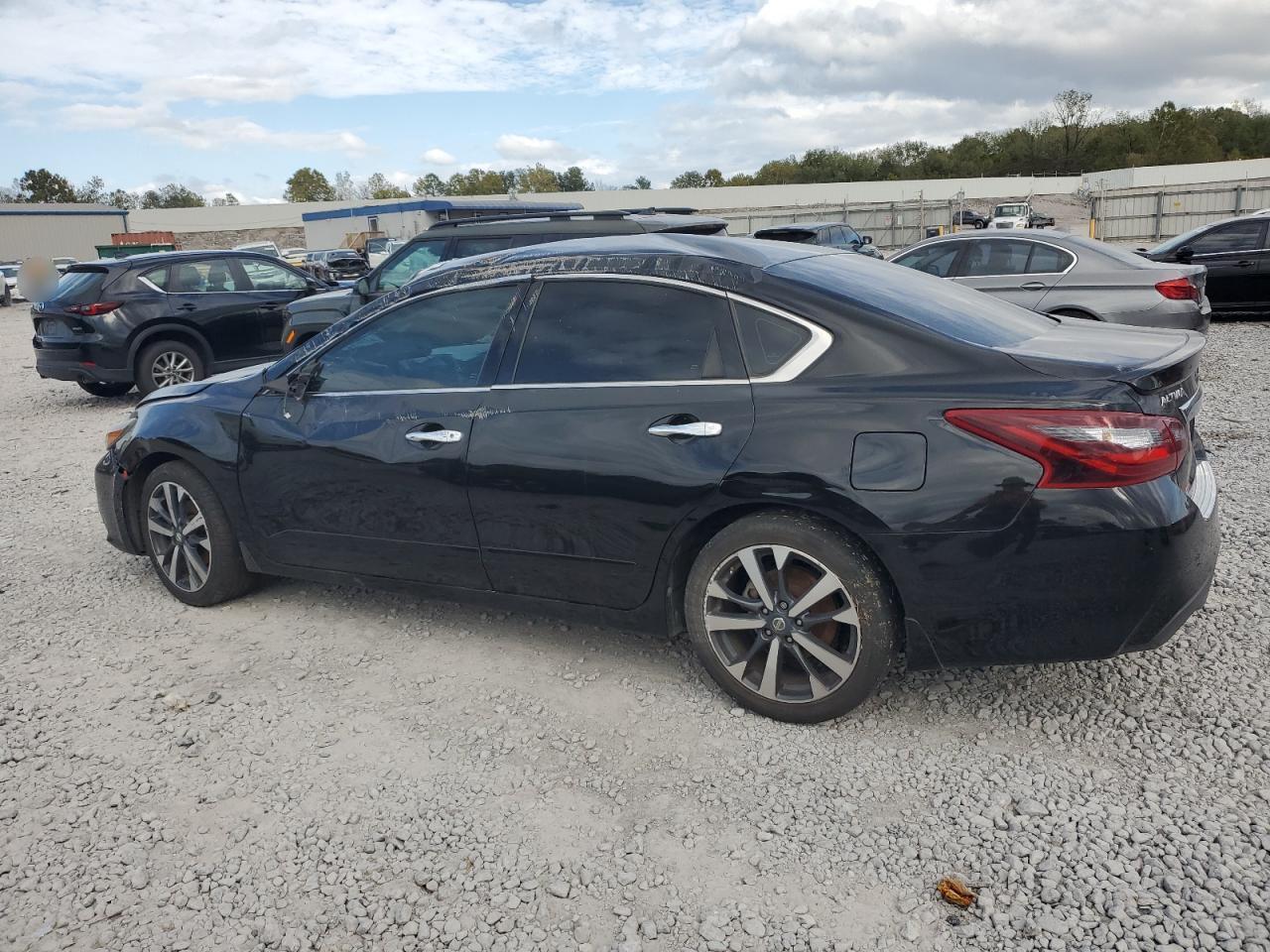 2017 Nissan Altima - Фото 2