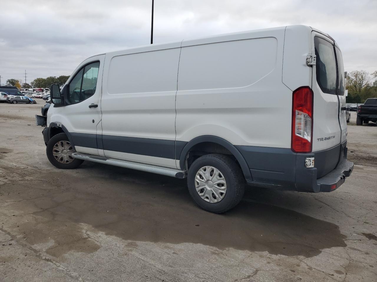 2016 Ford Transit 250 Delivery Van - Фото 2