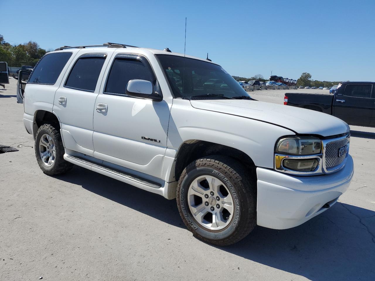 2003 GMC Yukon Denali - Фото 4