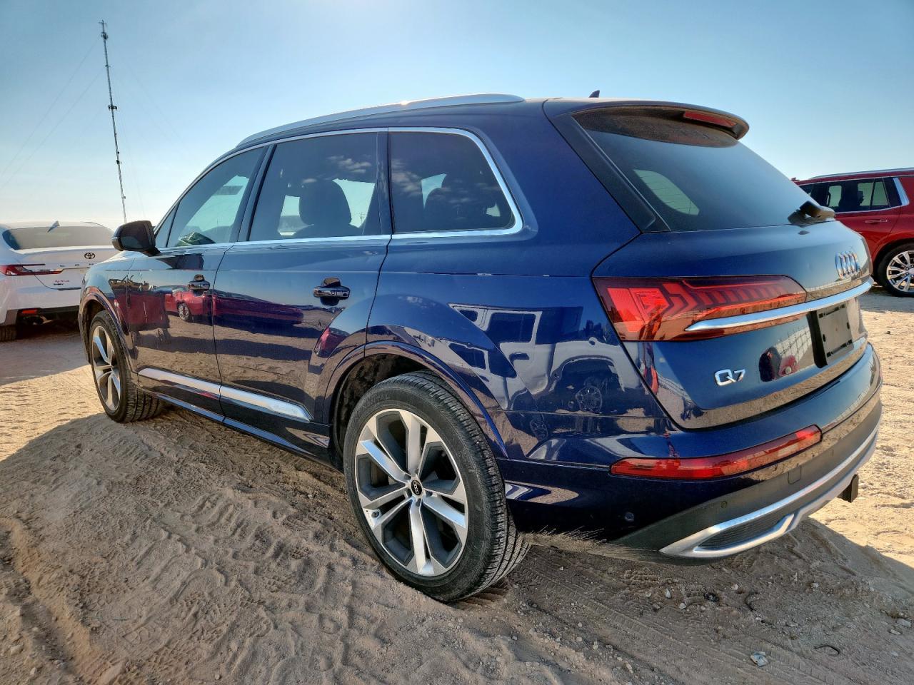 2023 Audi Q7 Premium Plus - Фото 2