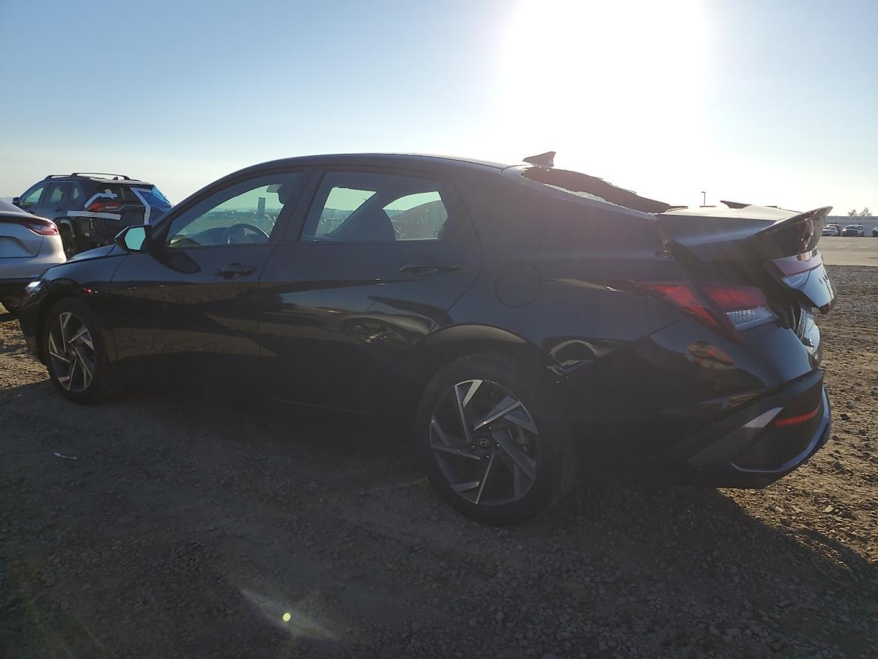 2025 Hyundai Elantra Sel Sport - Фото 2