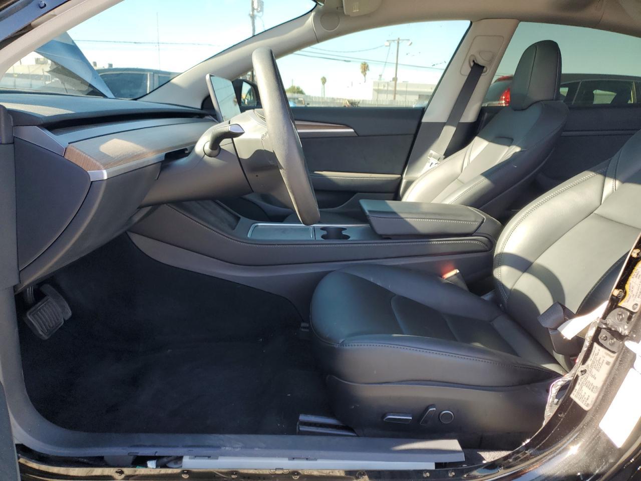 2023 Tesla Model 3 - Image 7