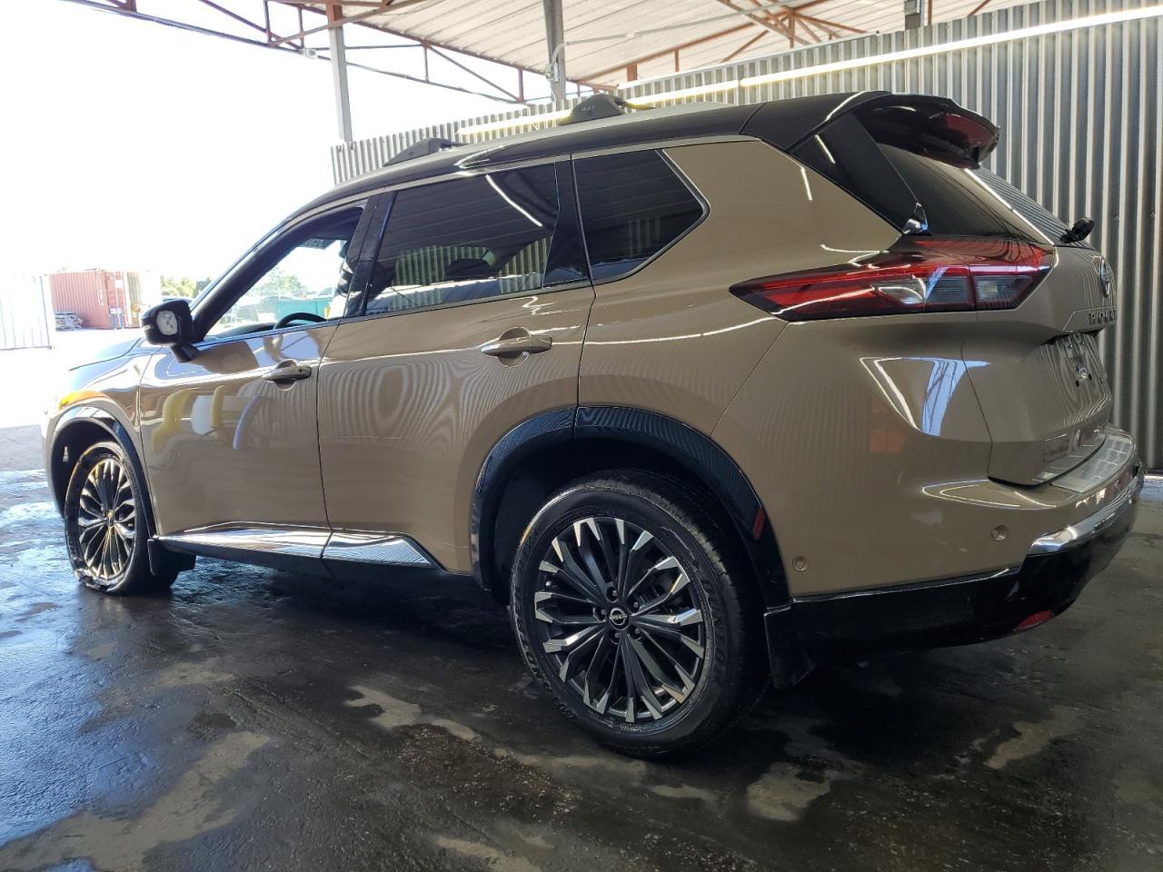 2025 Nissan Rogue Platinum - Фото 2