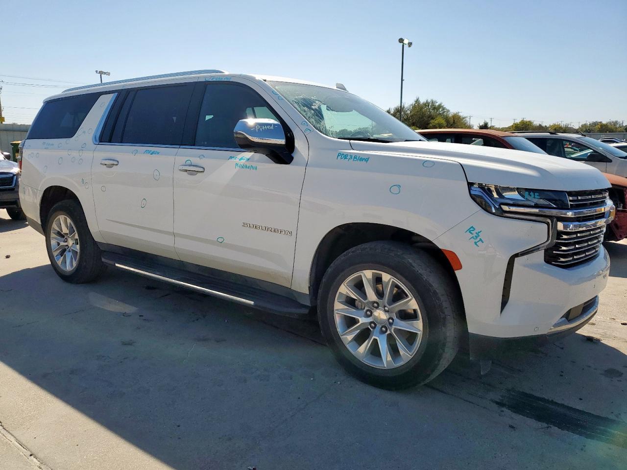 2023 Chevrolet Suburban C1500 Premier - Image 4