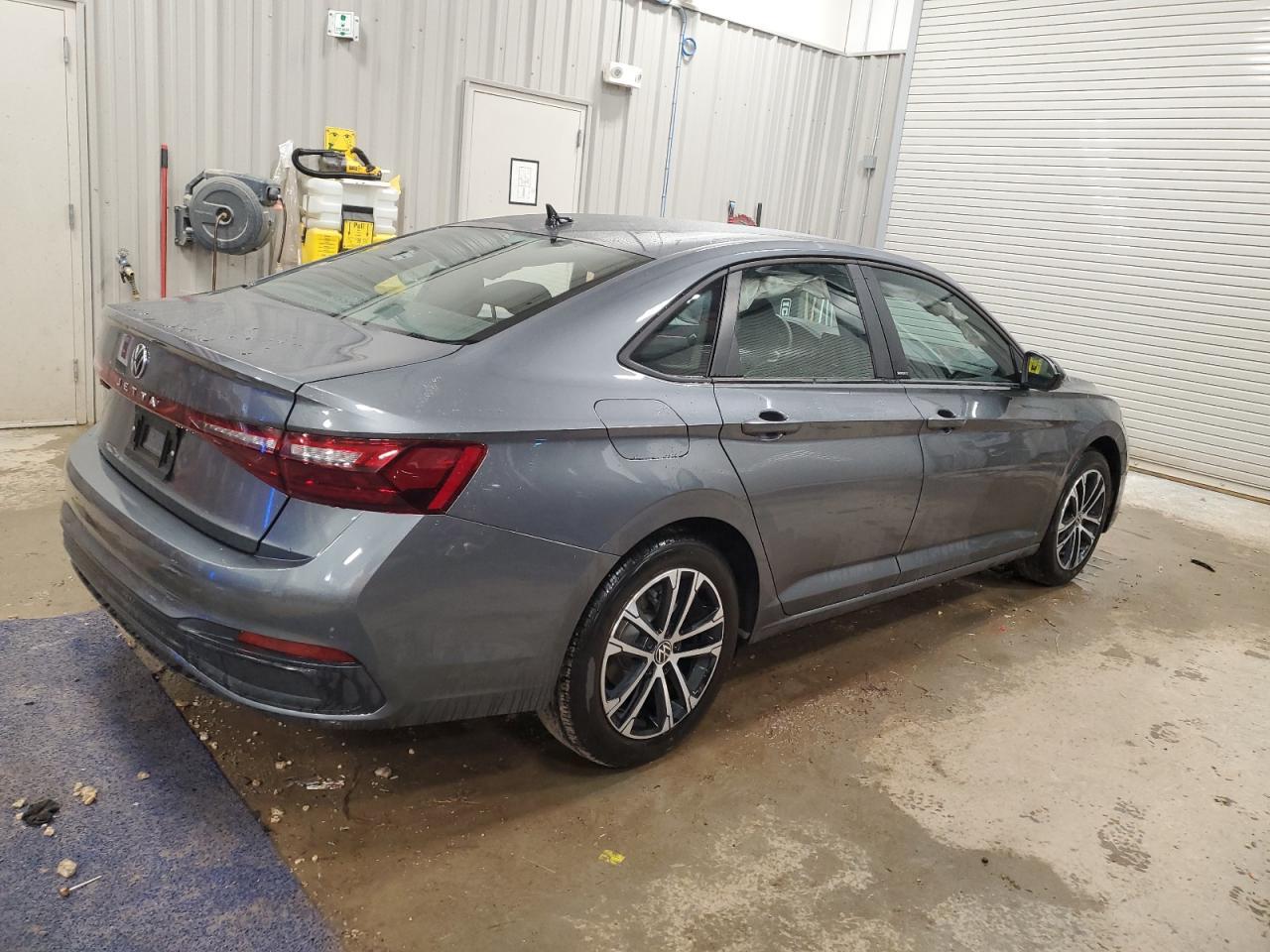 2025 Volkswagen Jetta Sport - Фото 3