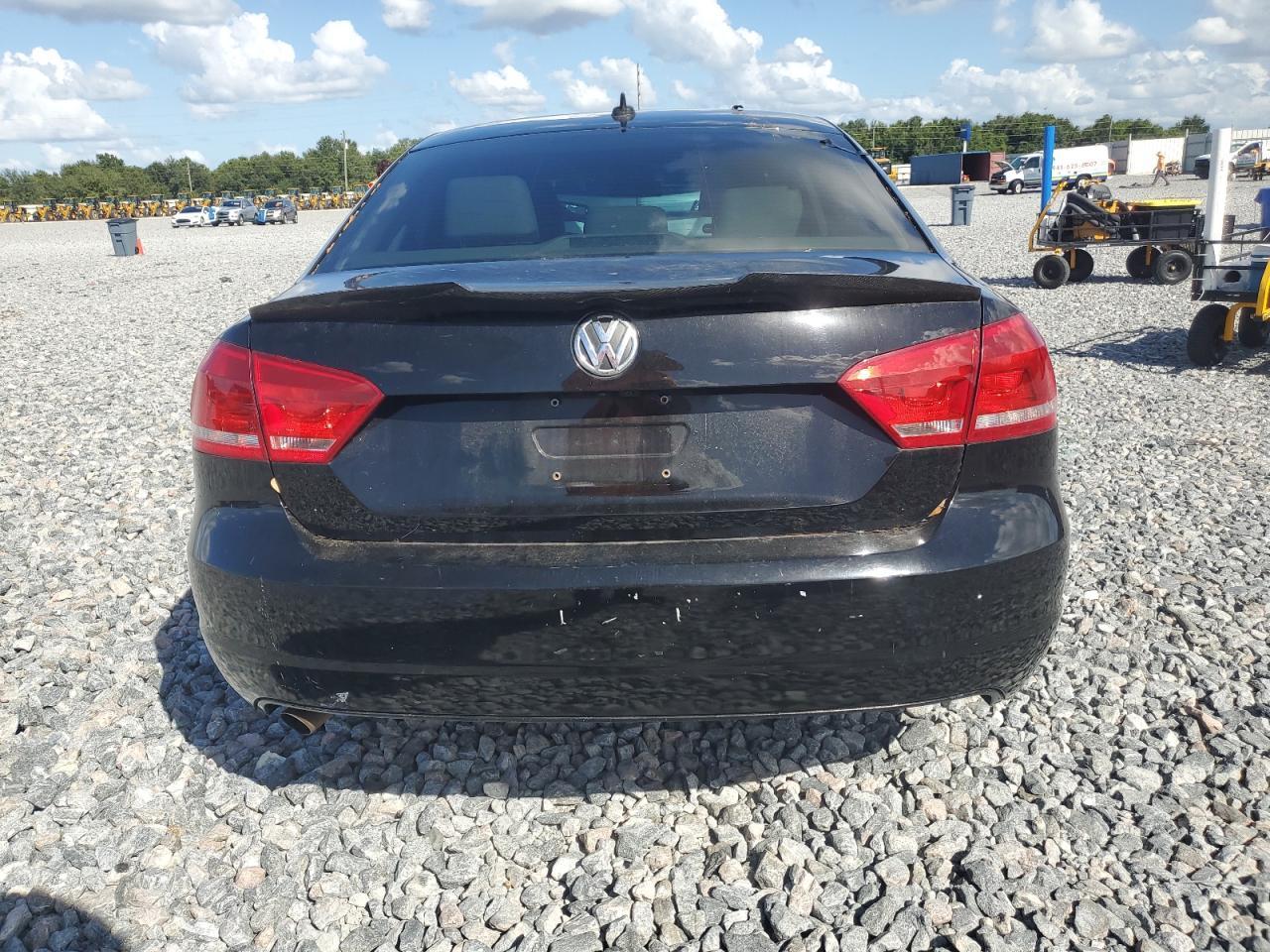 2015 Volkswagen Passat S - Image 6