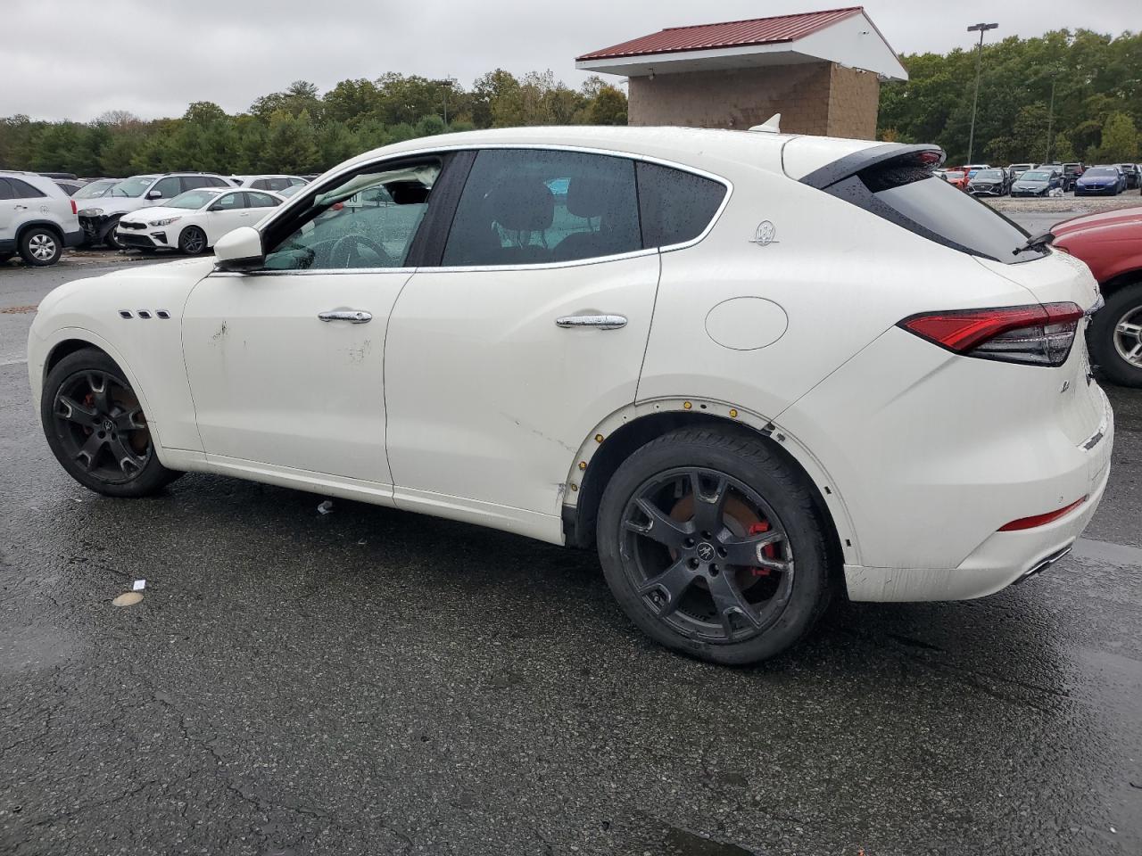 2021 Maserati Levante - Фото 2