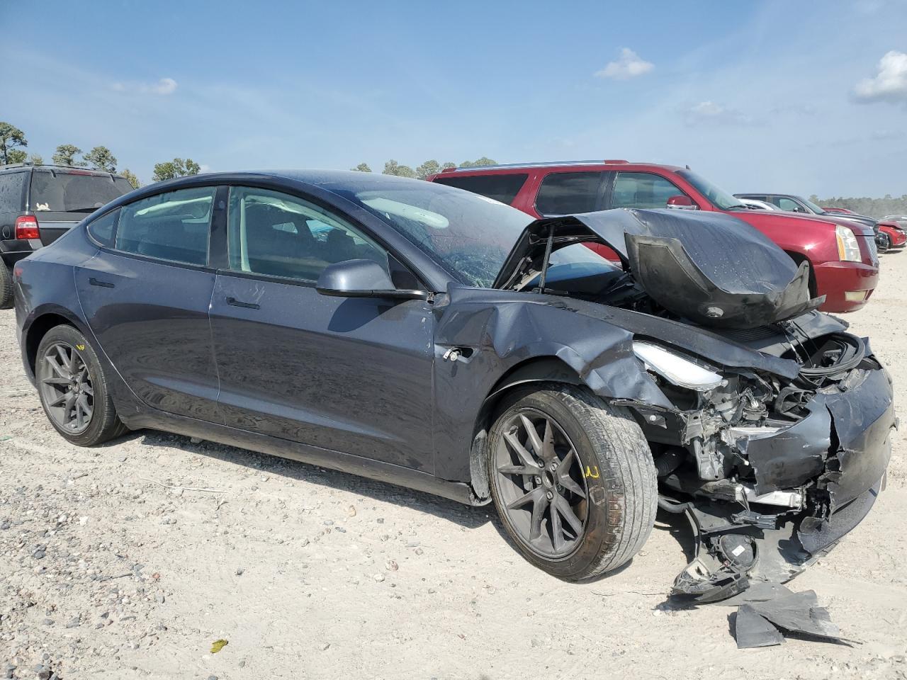 2023 Tesla Model 3 - Фото 4