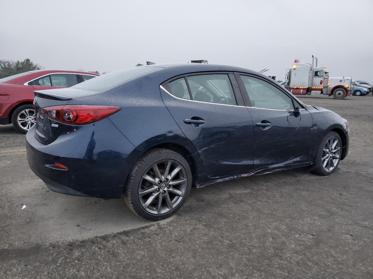 2018 Mazda 3 Touring - Фото 3