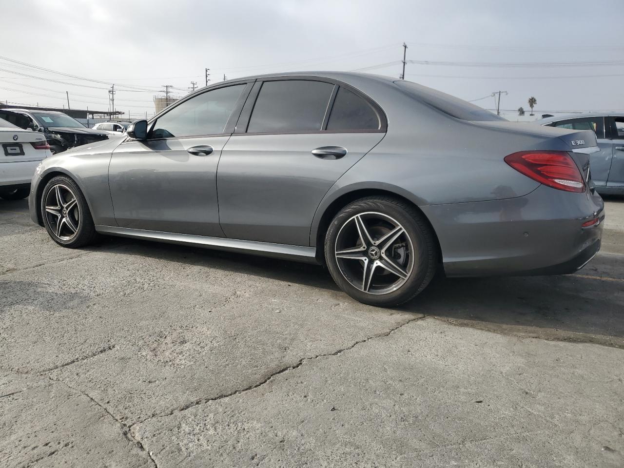 2018 Mercedes-Benz E 300 - Фото 2