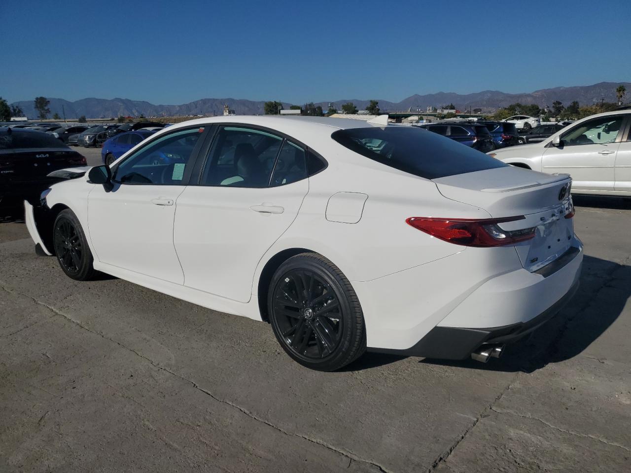 2025 Toyota Camry Xse - Фото 2