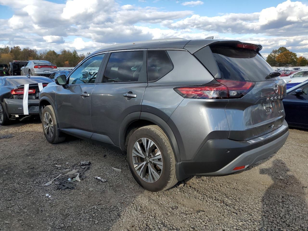 2023 Nissan Rogue Sv - Image 2
