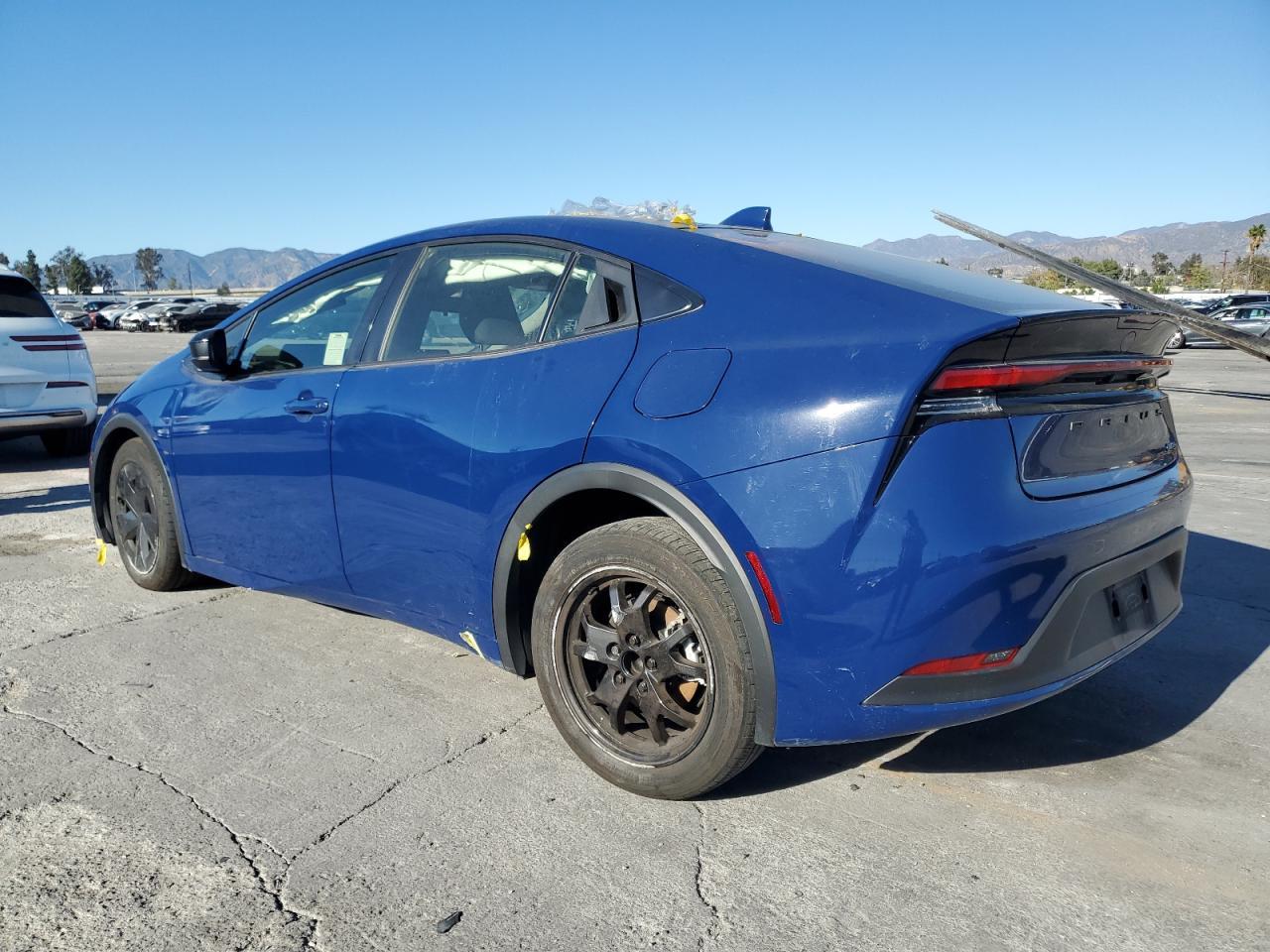 2024 Toyota Prius Le - Фото 2
