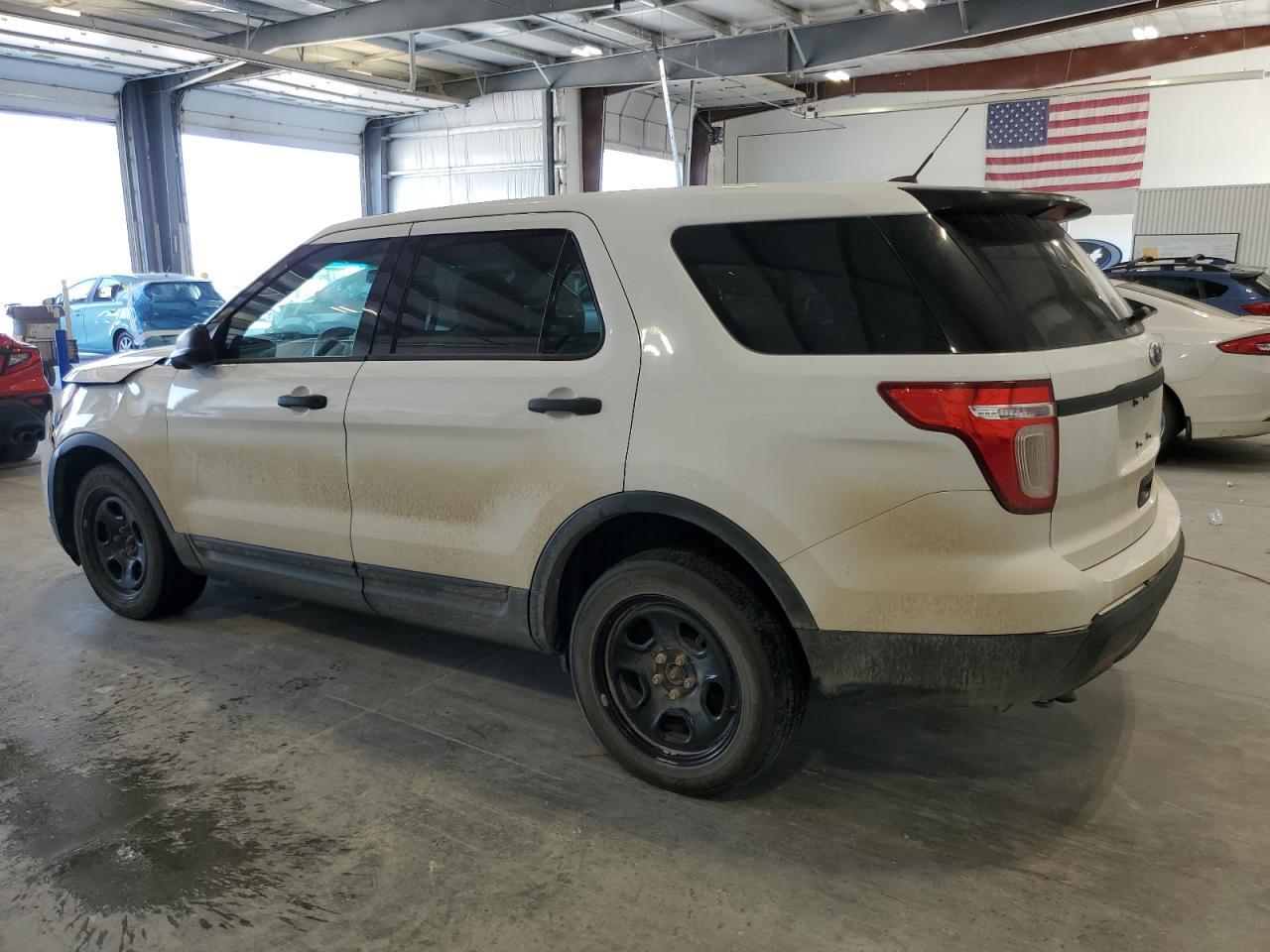 2013 Ford Explorer - Фото 2