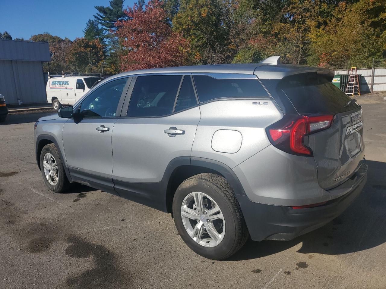 2024 GMC Terrain Sle - Image 2
