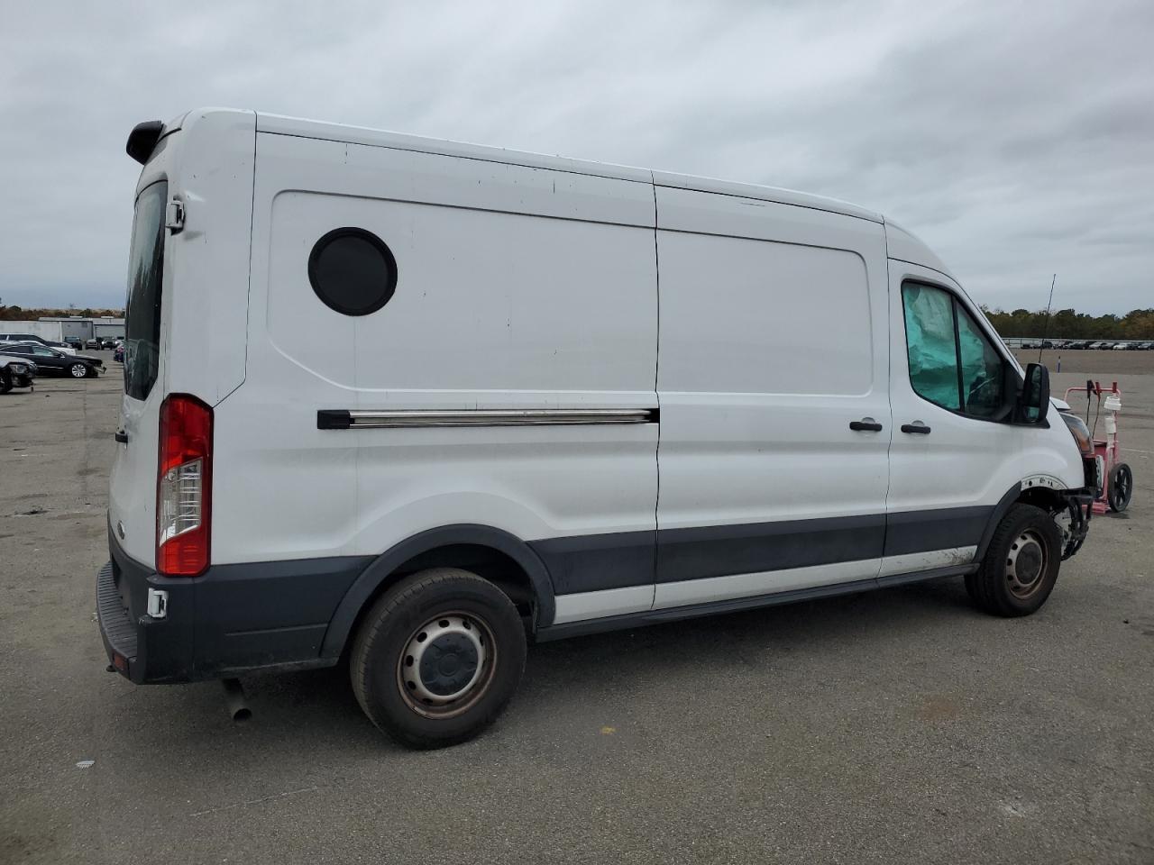 2023 Ford Transit 250 Delivery Van - Image 3