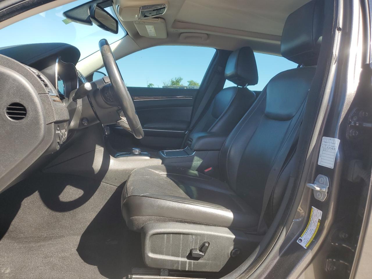 2019 Chrysler 300 Limited - Image 7
