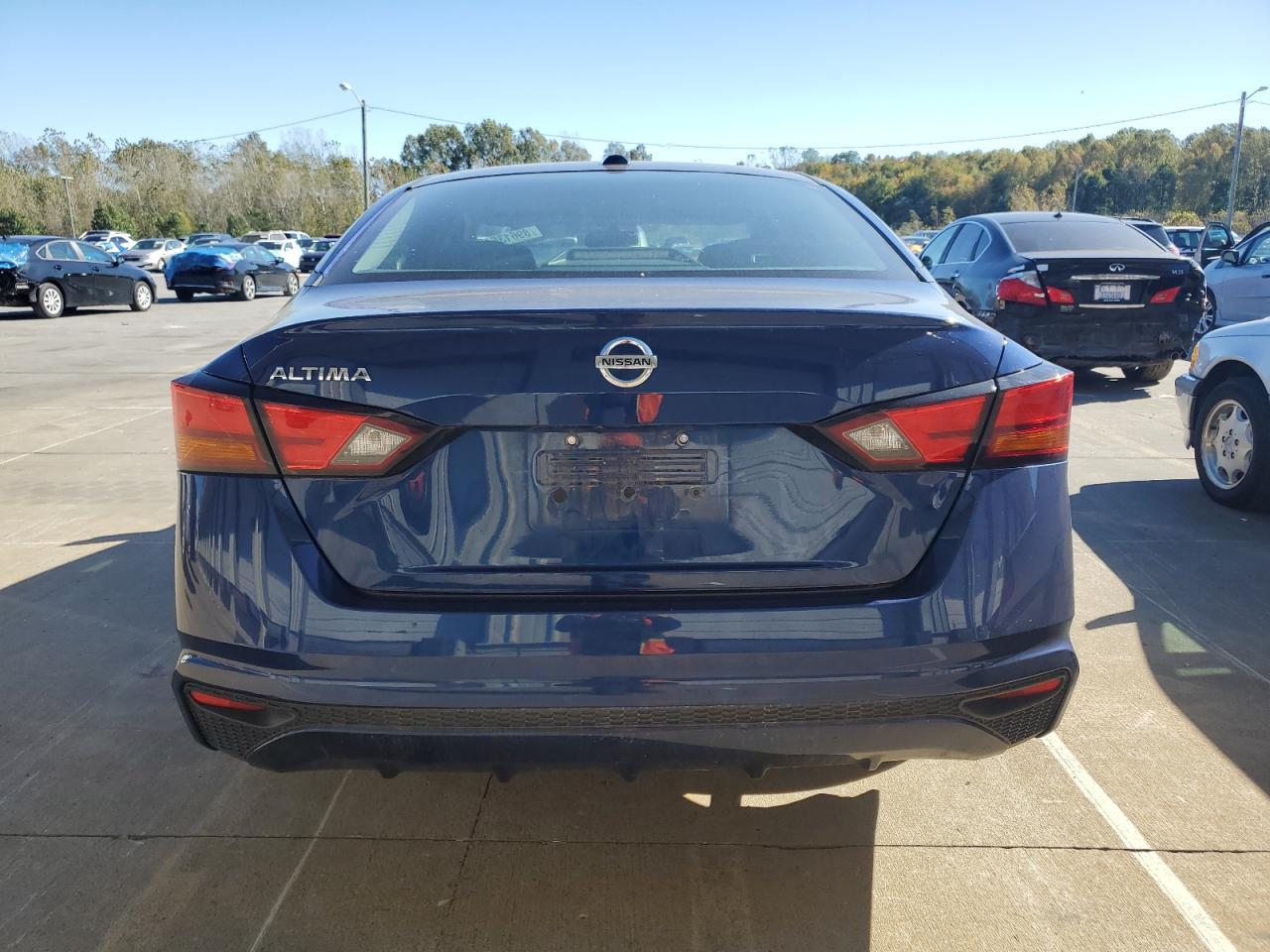 2019 Nissan Altima S - Фото 6