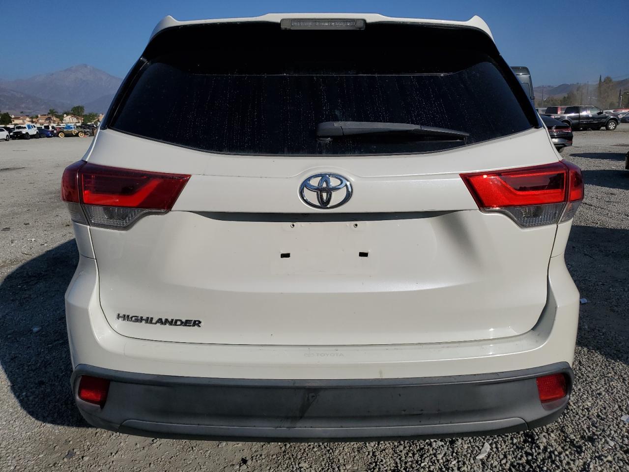 2019 Toyota Highlander Le - Фото 6