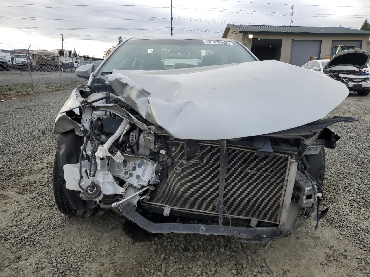 2016 Toyota Camry Le - Фото 5