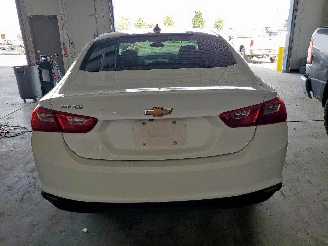 2018 Chevrolet Malibu Ls - Image 6