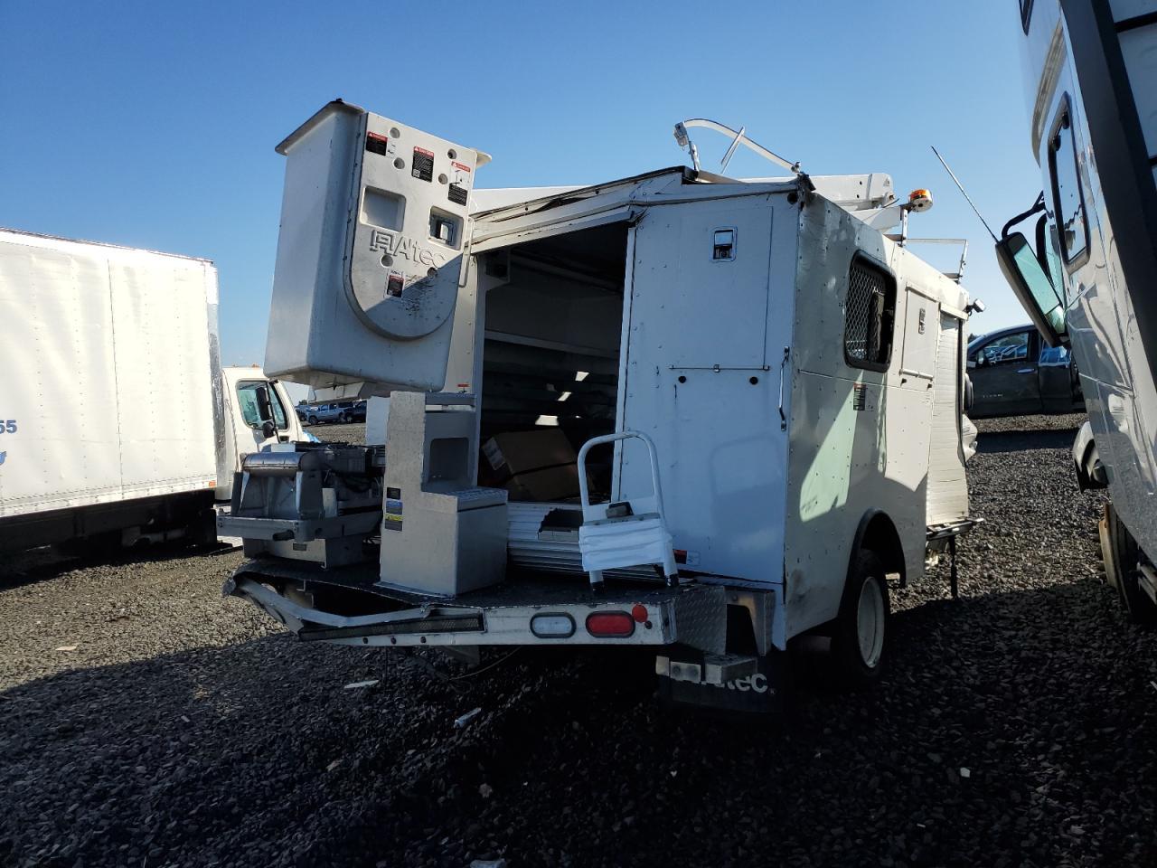 2023 Ford Econoline E350 Super Duty Cutaway Van - Image 3