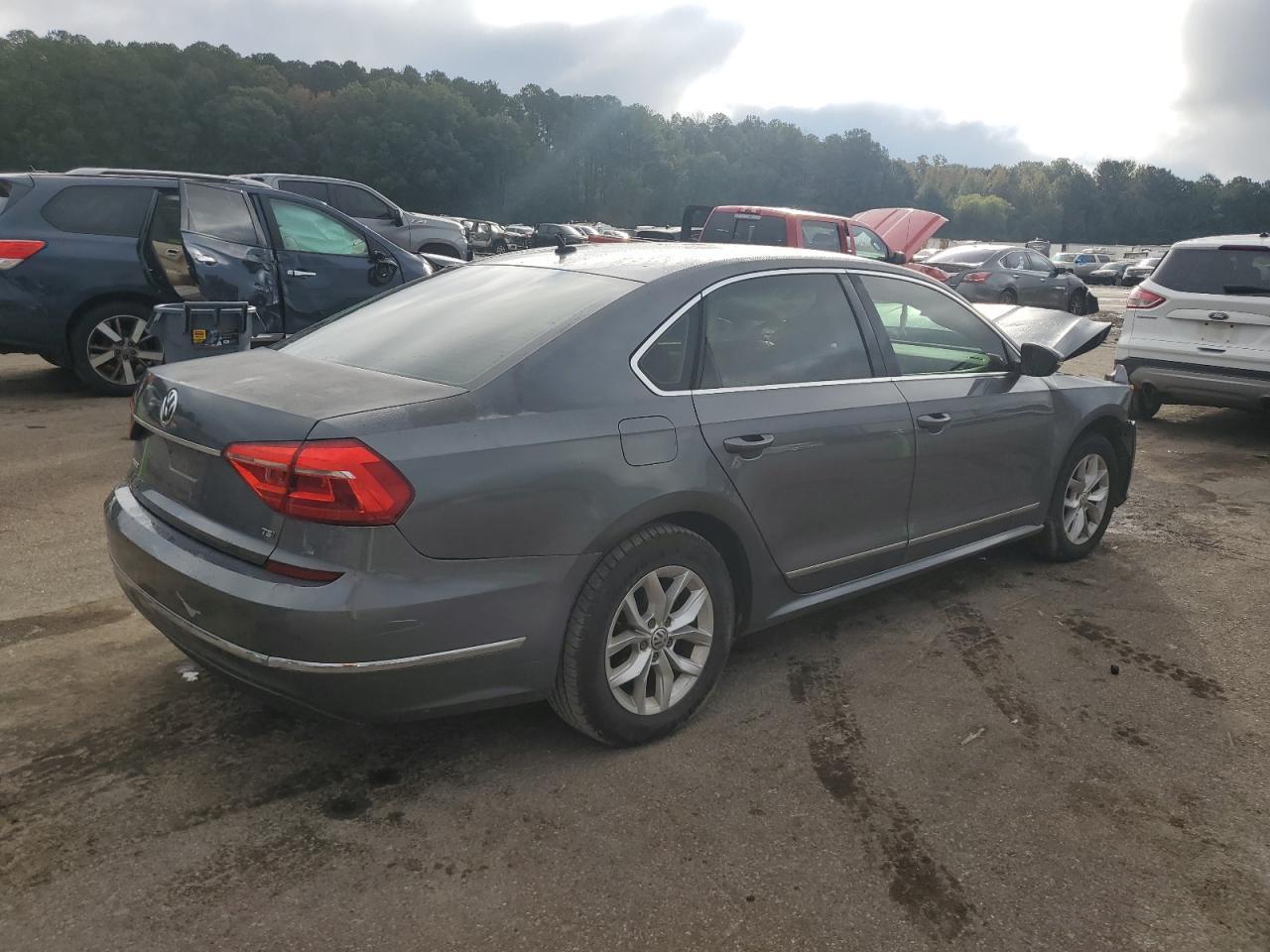 2016 Volkswagen Passat S - Image 3