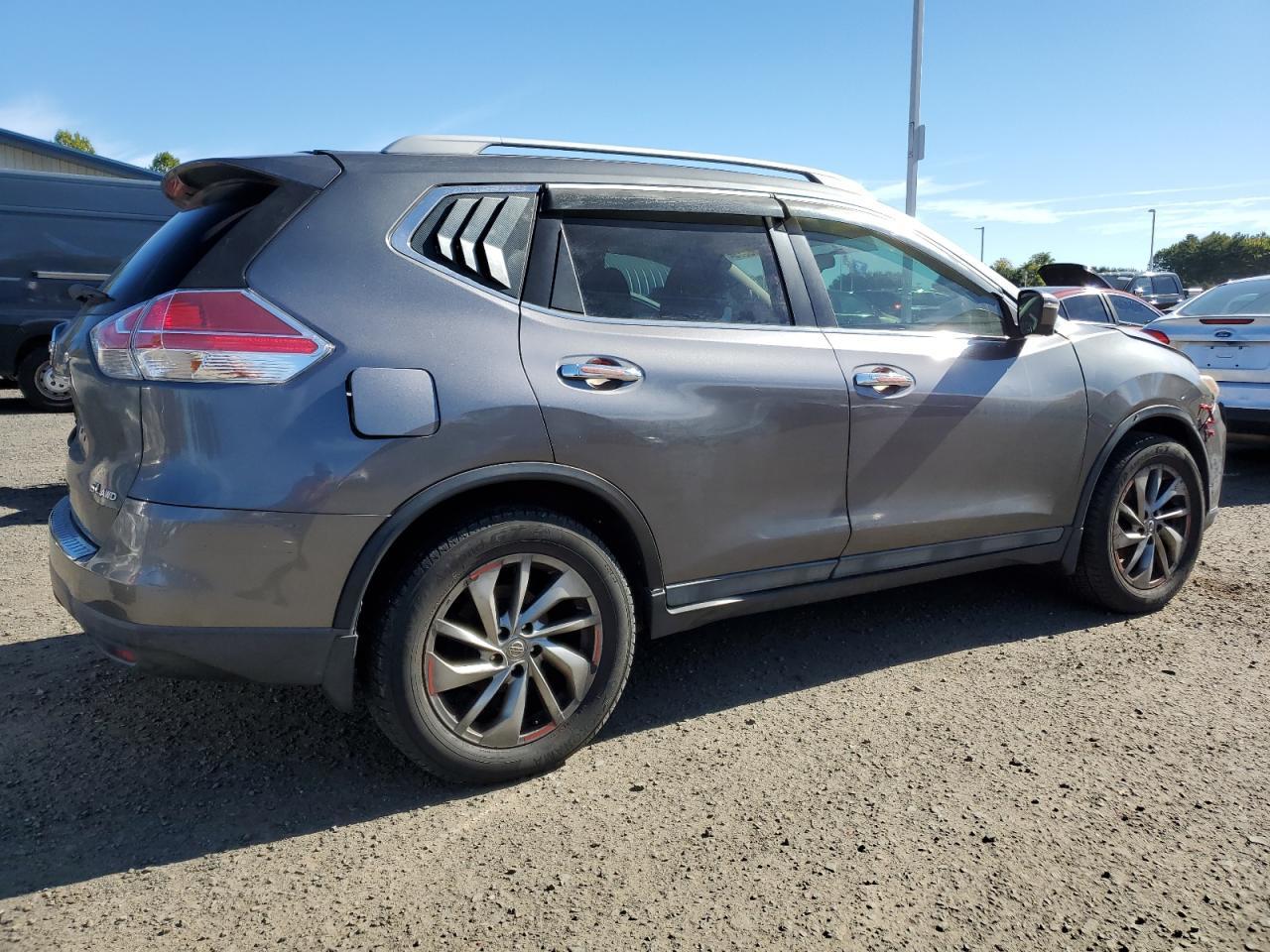 2015 Nissan Rogue S - Фото 3