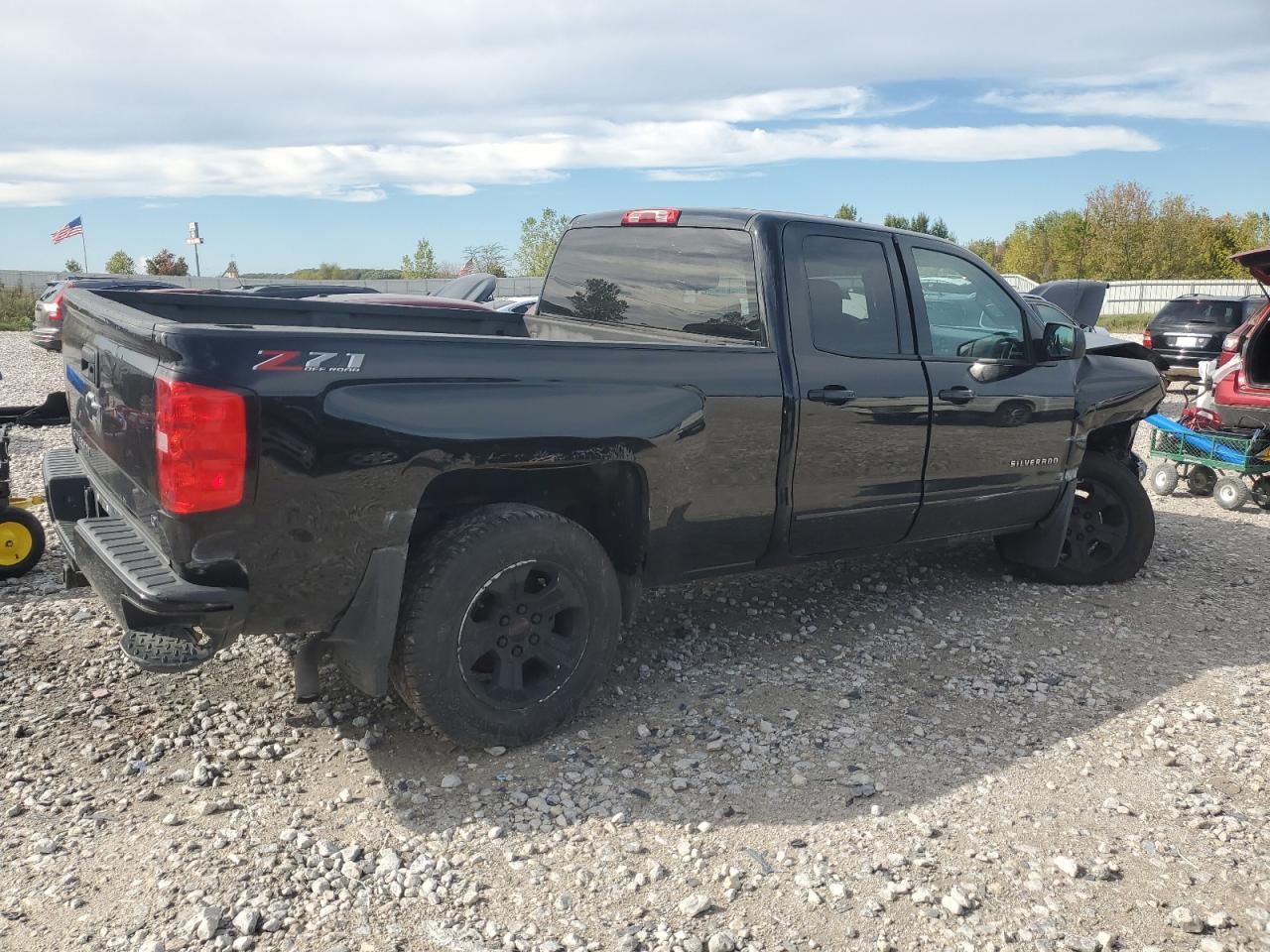 2017 Chevrolet Silverado K1500 Lt - Image 3
