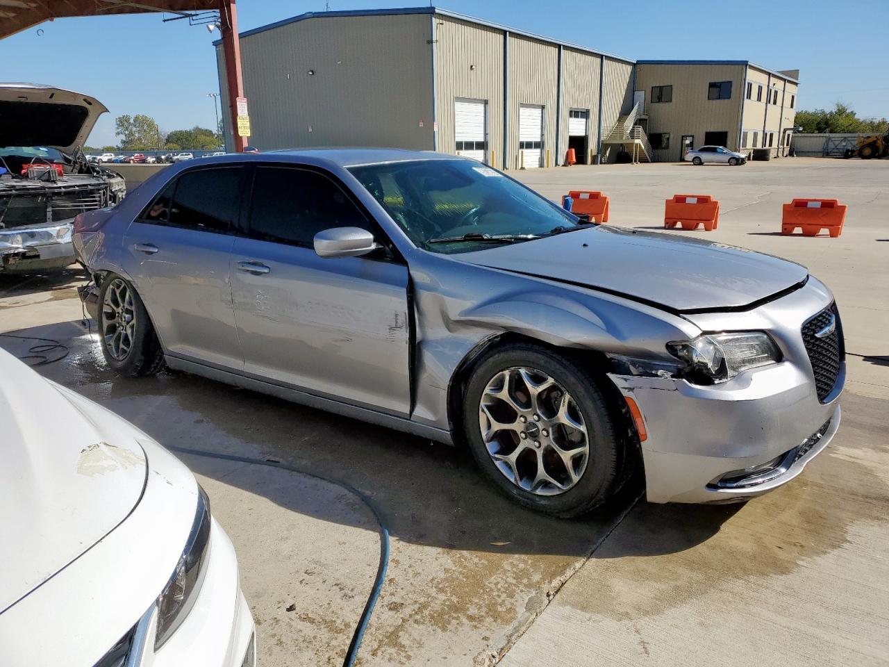 2016 Chrysler 300 S - Фото 4