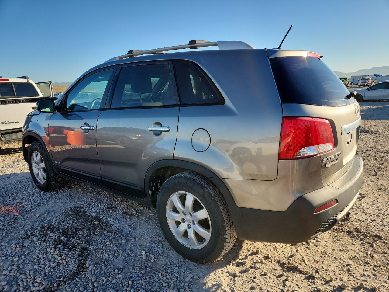 2011 Kia Sorento Lx - Фото 2