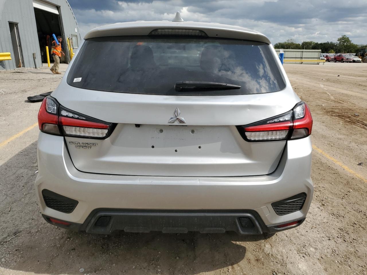 2020 Mitsubishi Outlander Sport Es - Image 6