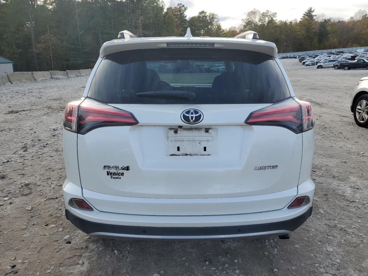 2017 Toyota Rav4 Limited - Фото 6