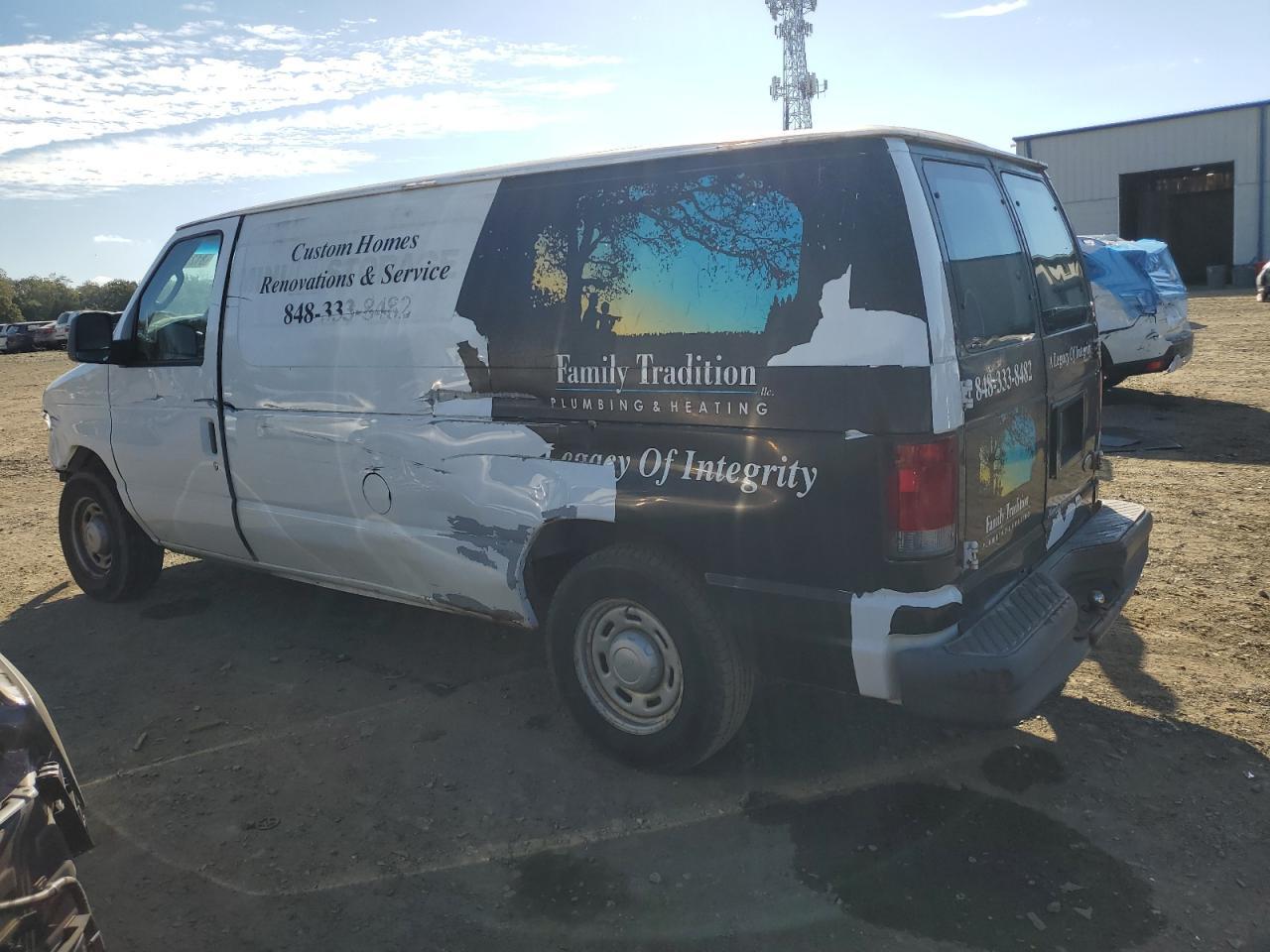 2005 Ford Econoline E150 Van - Image 2