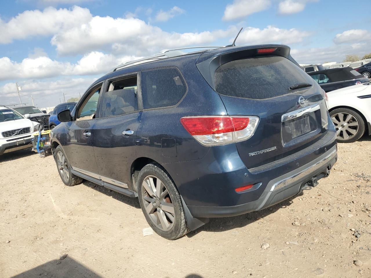 2013 Niss Pathfinder - Image 2