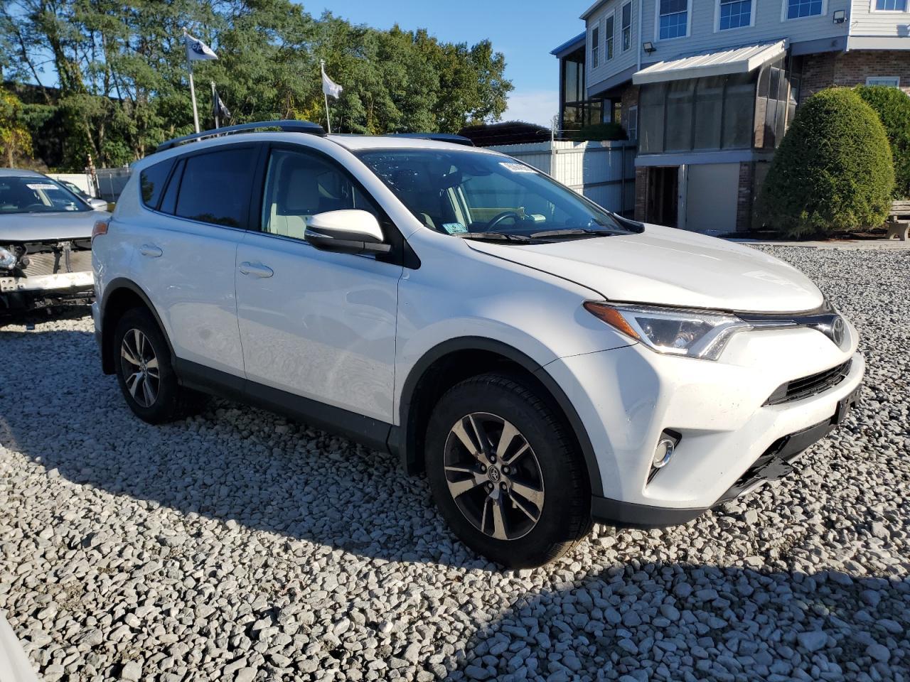 2017 Toyota Rav4 Xle - Image 4