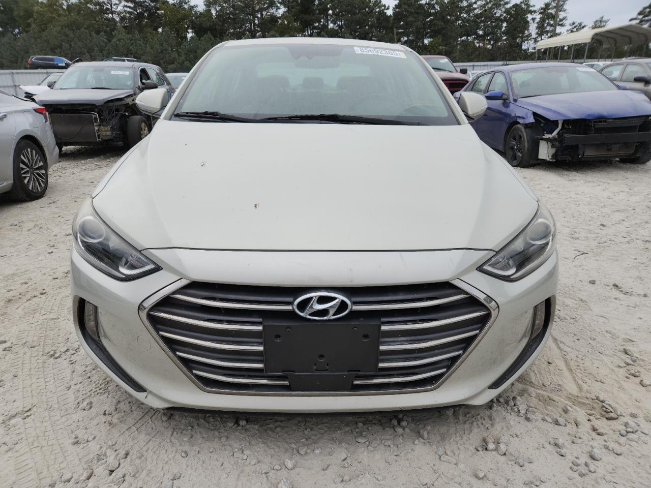 2017 Hyundai Elantra - Фото 5