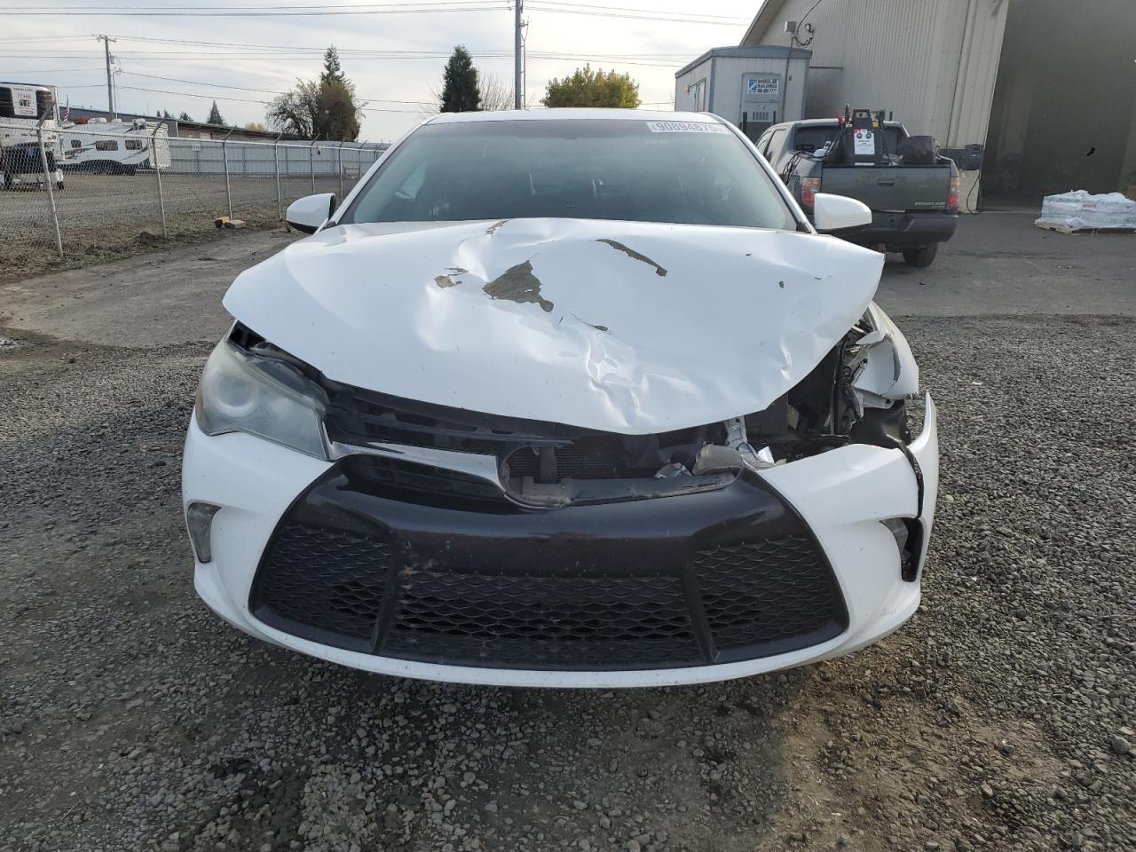 2016 Toyota Camry Le - Image 5