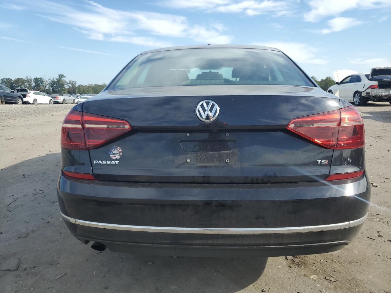 2018 Volkswagen Passat S - Фото 6