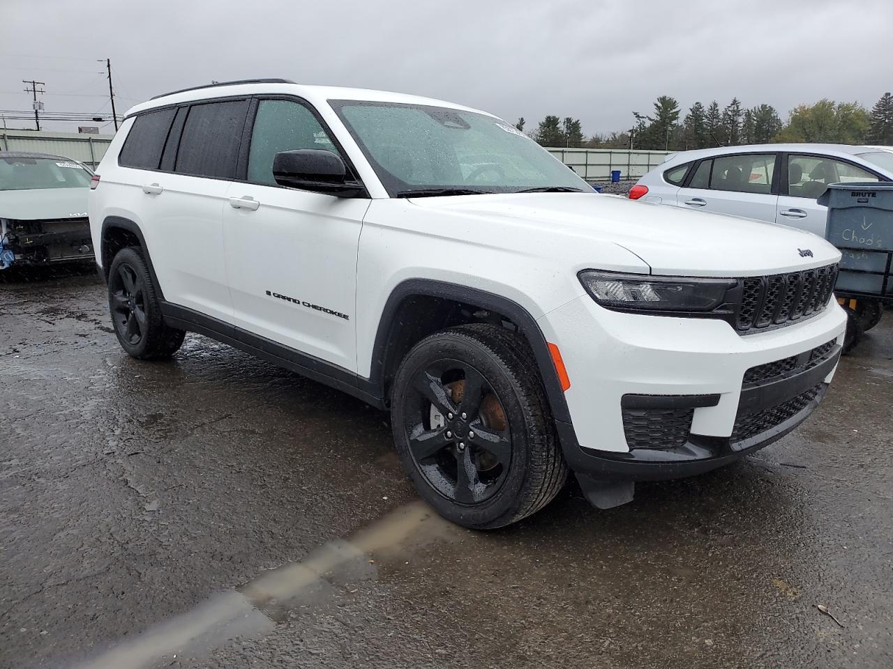 2023 Jeep Grand Cherokee L Laredo - Image 4