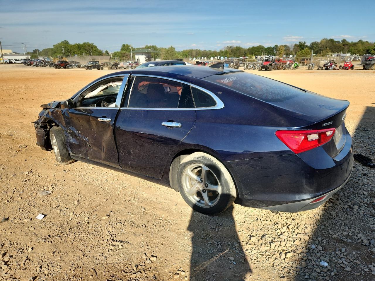 2017 Chev Malibu Ls - Image 2